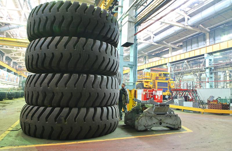 Giant Size Wheels and Tires